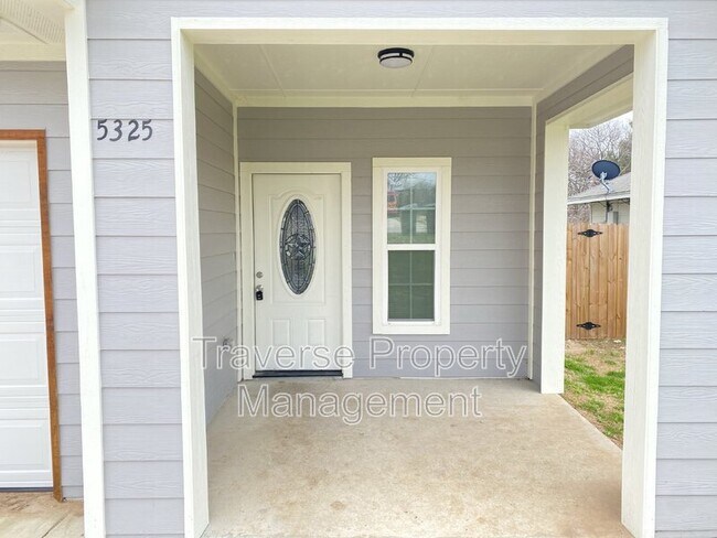 Building Photo - 5325 Carver Dr