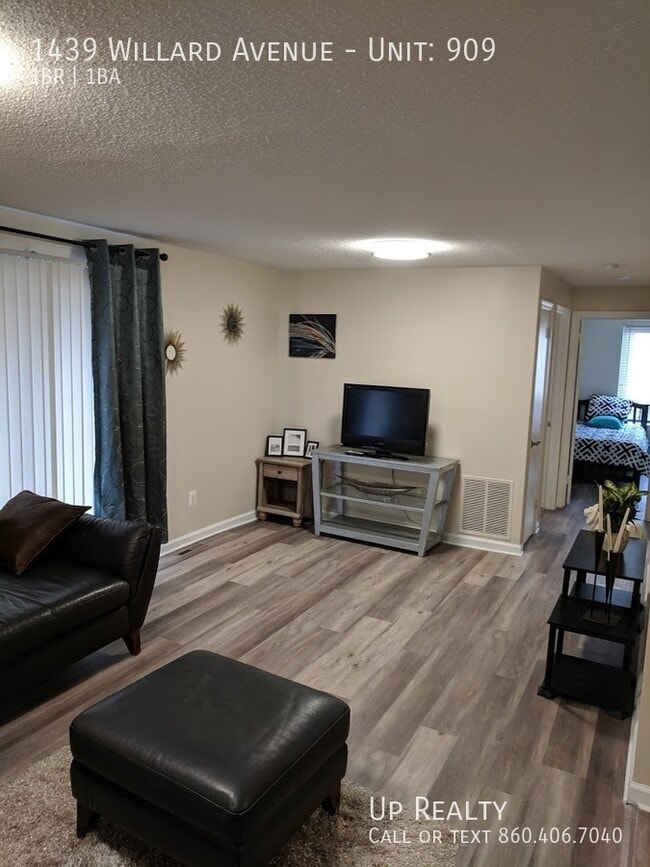 Foto del edificio - 1439 Willard Ave