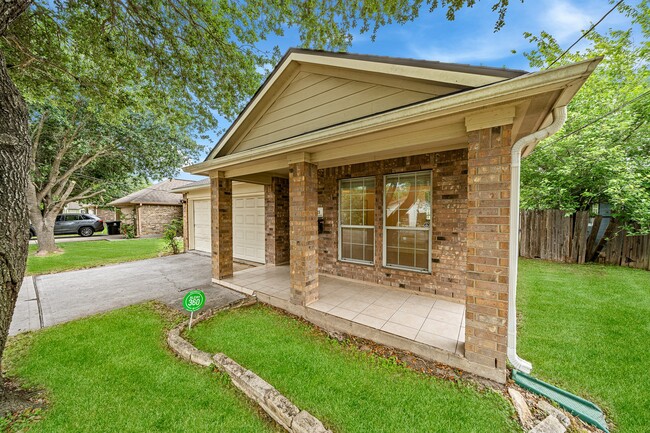 Building Photo - 3521 Lydia St