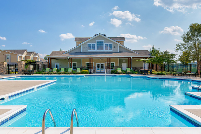 Piscina estilo centro turístico - Glenbrook Apartments