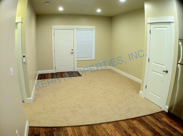 Foto del edificio - 6037 SE Stark St