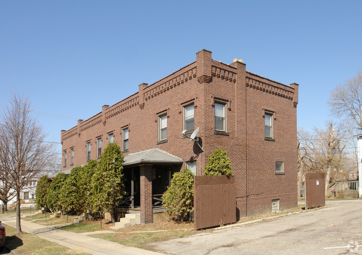 Primary Photo - 164-170 E 9th Ave