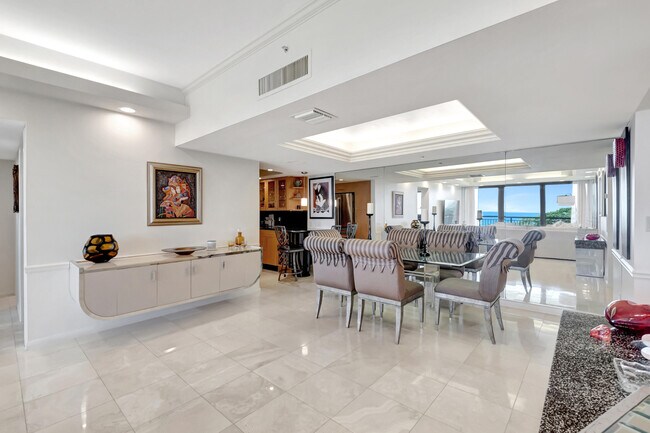 Building Photo - 2727 N Ocean Blvd