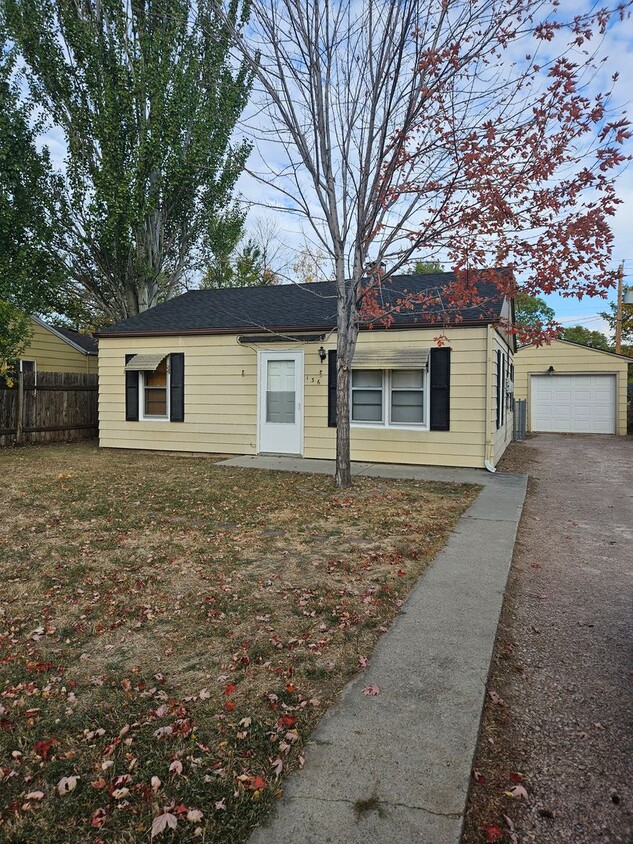 Foto principal - 2 BED | 1 BATH | ROBBINSDALE | SINGLE-LEVE...