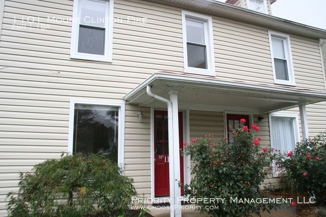 Building Photo - 2 Bedroom 1 Bath Townhome Near EMU