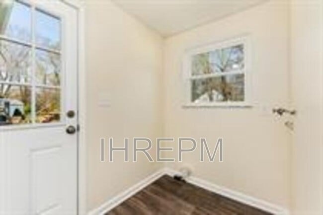 Building Photo - 4806 Funston Ct