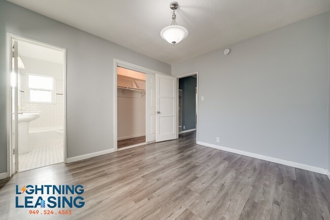 Building Photo - 6415 S Van Ness Ave