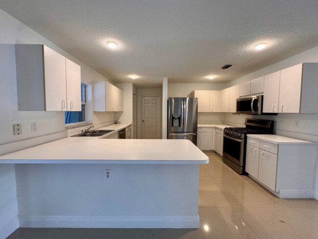 Building Photo - 1132 Hatteras Cir