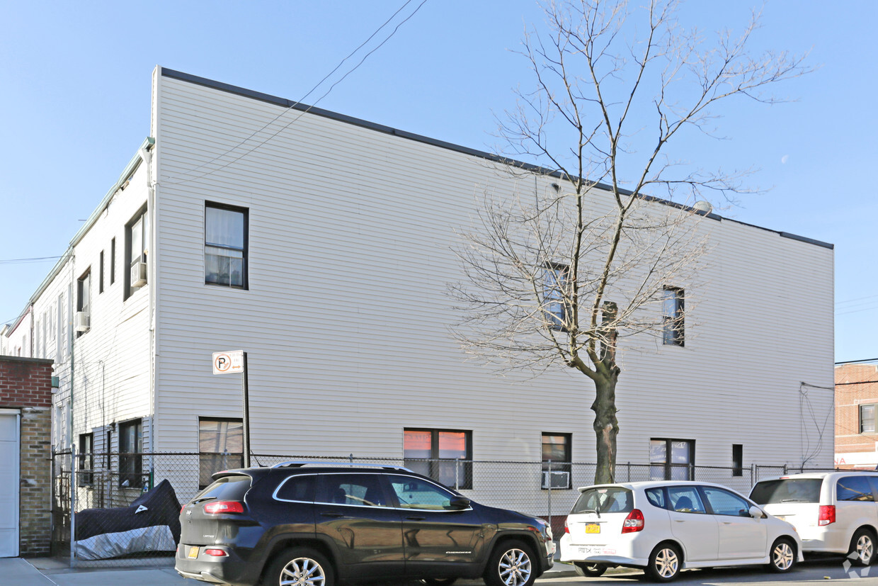 Foto de Buildng - 6401 Forest Ave