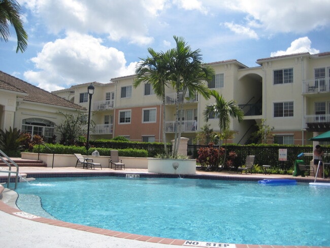 Foto del edificio - 9873 Baywinds Blvd