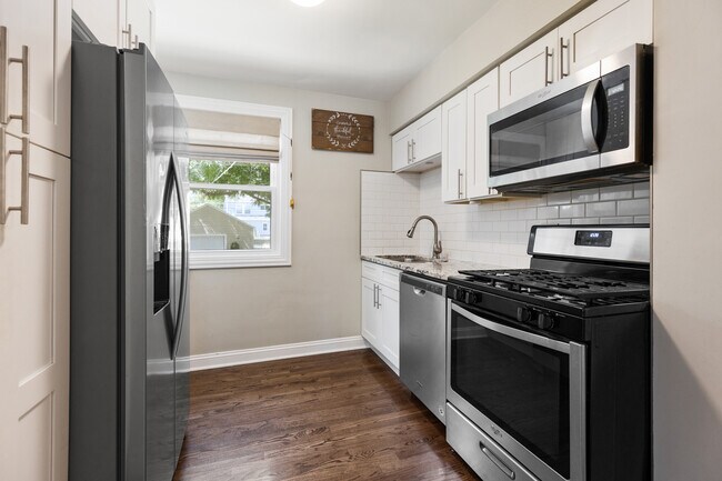 Building Photo - 808 S 8th Ave