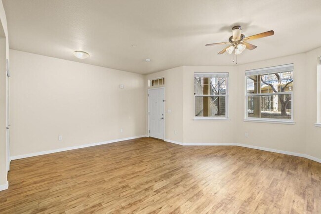 Foto del edificio - 140 E 1st St