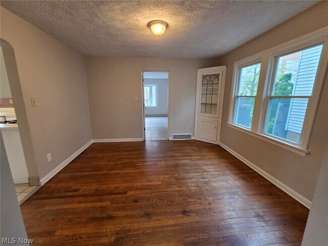 Foto del edificio - 4021 Bushnell Rd