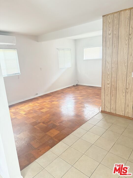 Foto del edificio - 220 N Louise St
