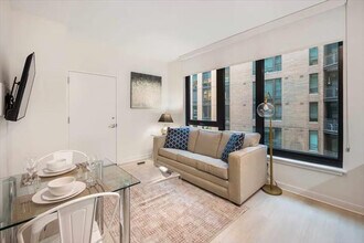 Building Photo - 315 J St