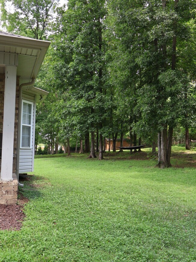 Building Photo - 829 Ridgetop Dr