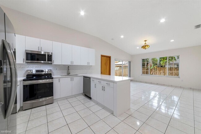 Building Photo - 3 br, 2 bath House - 14565 SW 113th St