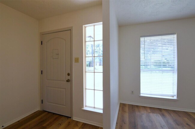 Foto del edificio - 18811 Pine Trace Ct
