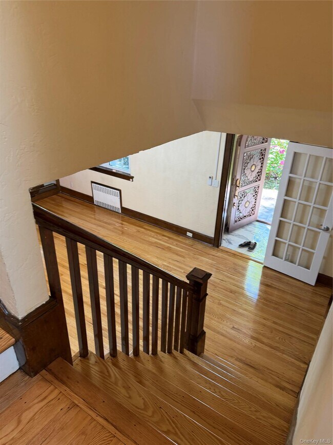 Foto del edificio - 27 Upland Rd