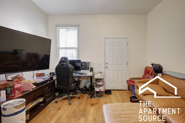 Foto del edificio - 2517 N Ashland Ave