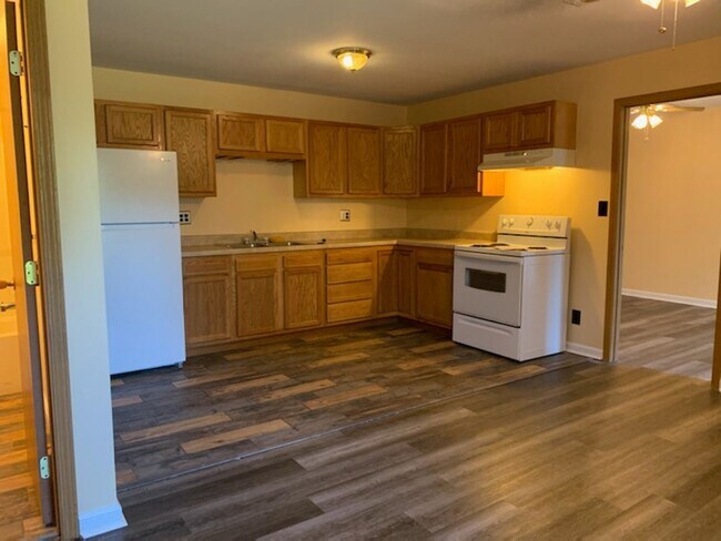 Building Photo - 2 br, 1.5 bath House - 3283 Hwy UU