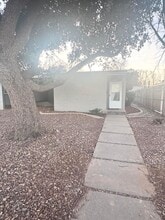 Building Photo - 1111 N Carrizo St