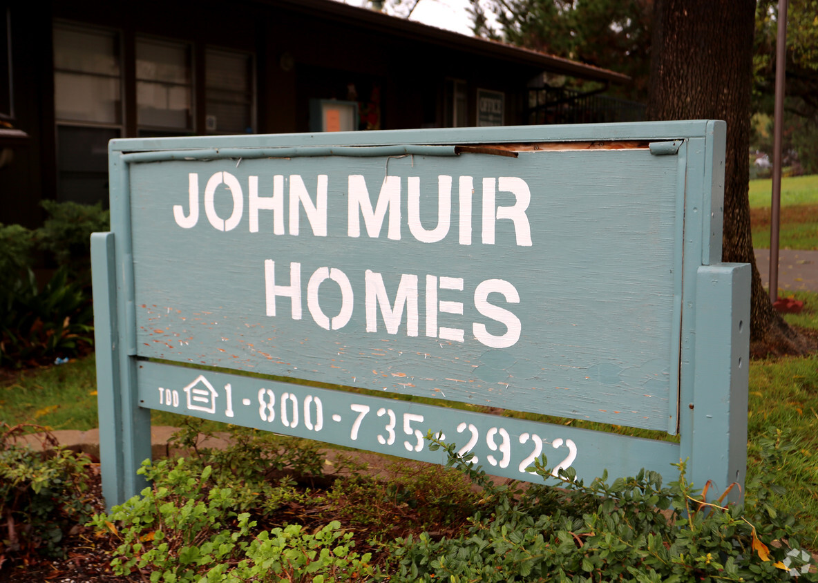 Foto principal - John Muir Town Homes