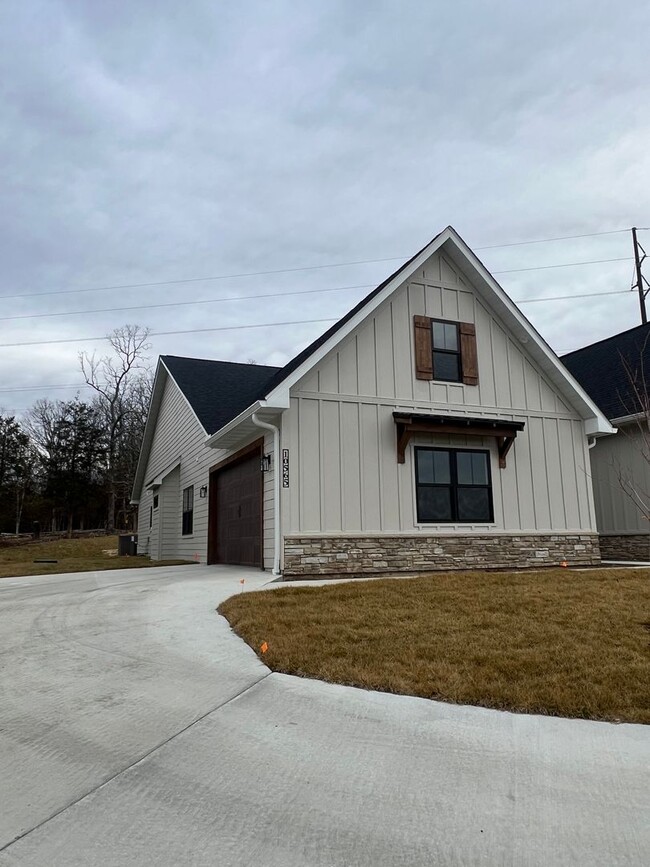 Building Photo - 3bd/2ba duplex (Callie Court)