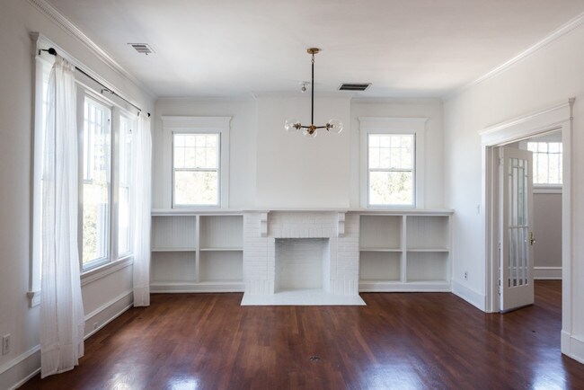 Foto del edificio - 631 Linwood Ave NE