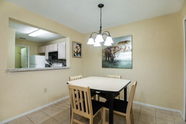 Building Photo - Windsor Park #228