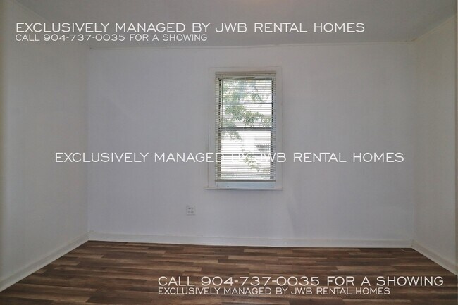 Building Photo - 1150 W 25th St