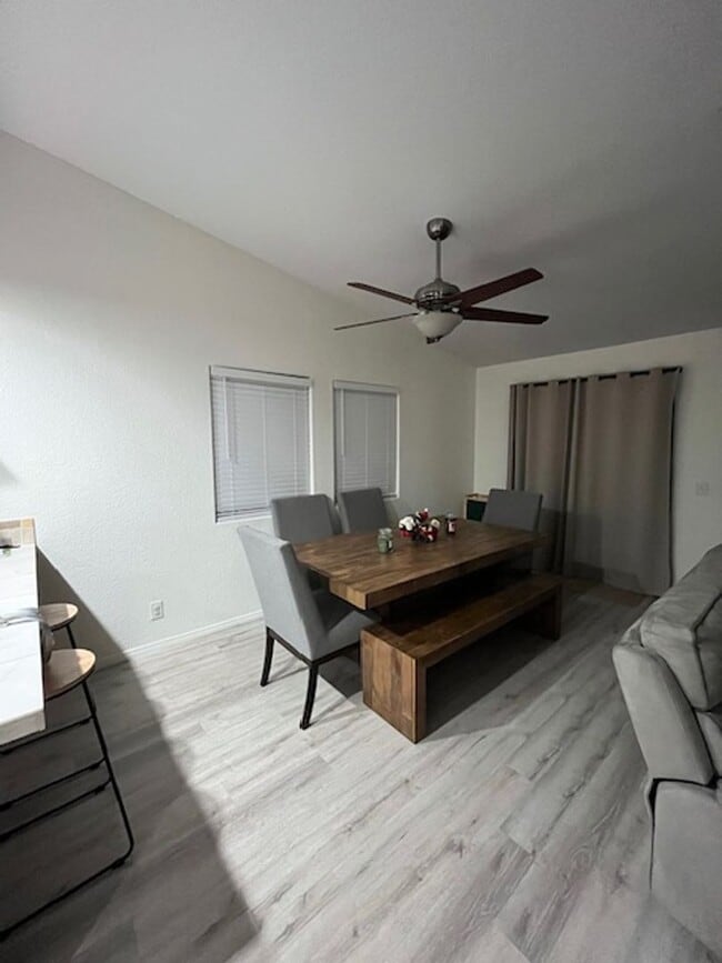 Building Photo - High in La Quinta Cove