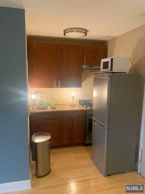 Foto del edificio - 3071 Edwin Ave