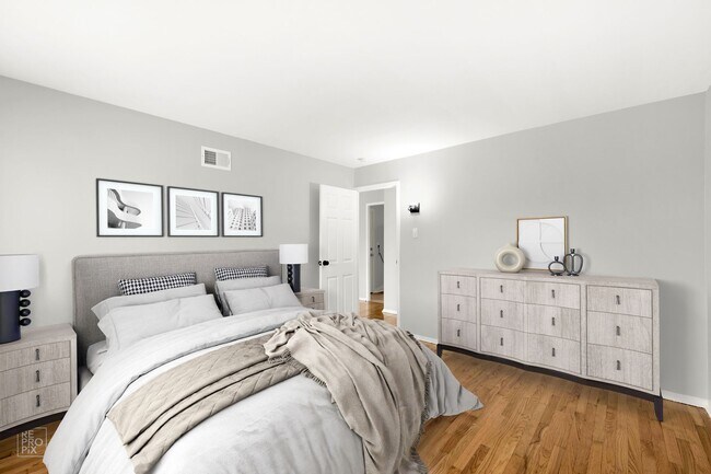 Foto del edificio - Oakwood Townhomes