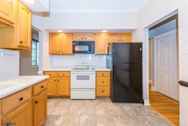 Building Photo - 21 C Foxwood Dr