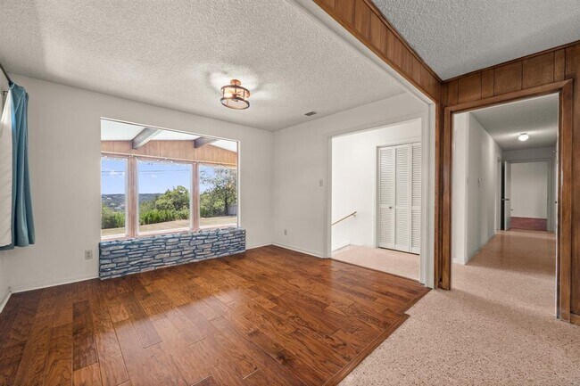 Foto del edificio - 6501 Mesa Dr