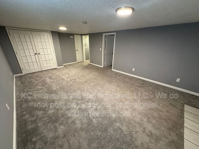 Building Photo - 5500 E. 139th Ter.