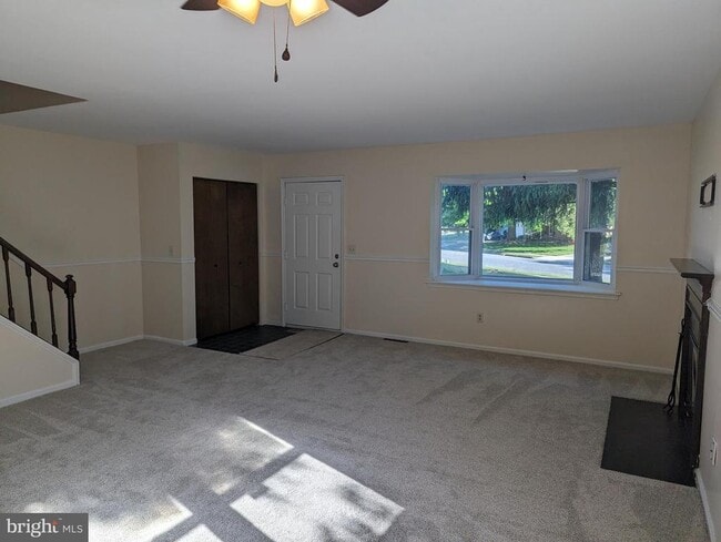 Building Photo - 830 Woodcrest Dr