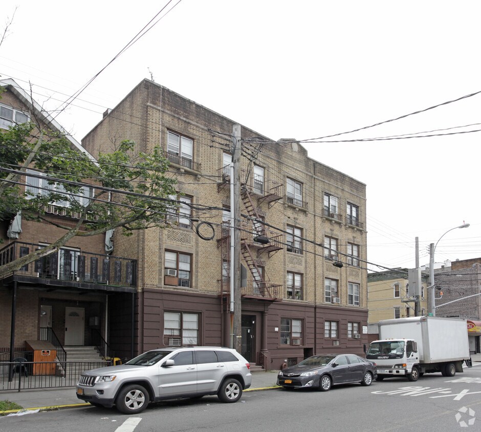 Foto principal - 4219 12th Ave