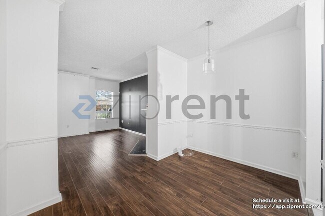 Foto del edificio - 584 Windsor St SW