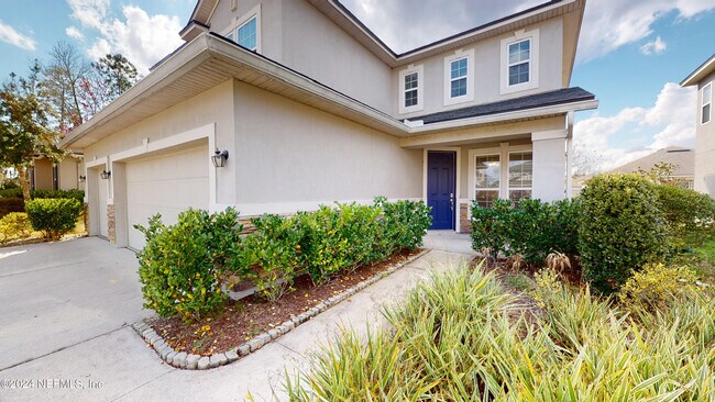 Building Photo - 12262 Silverthorn Ct