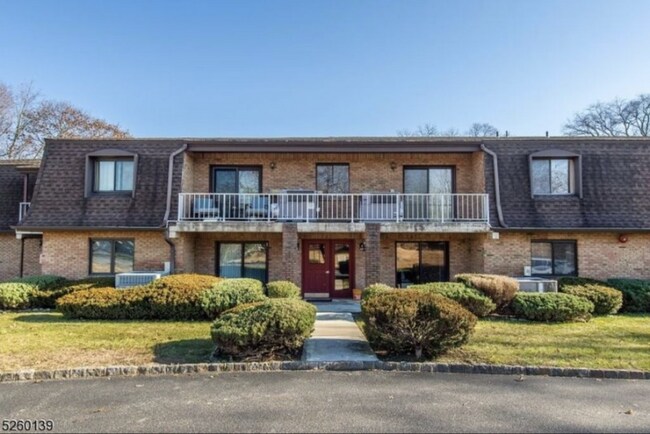 Foto del edificio - 221 Ringwood Ave