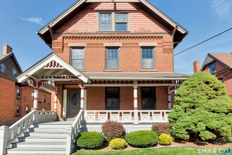 Building Photo - 60 Russ St