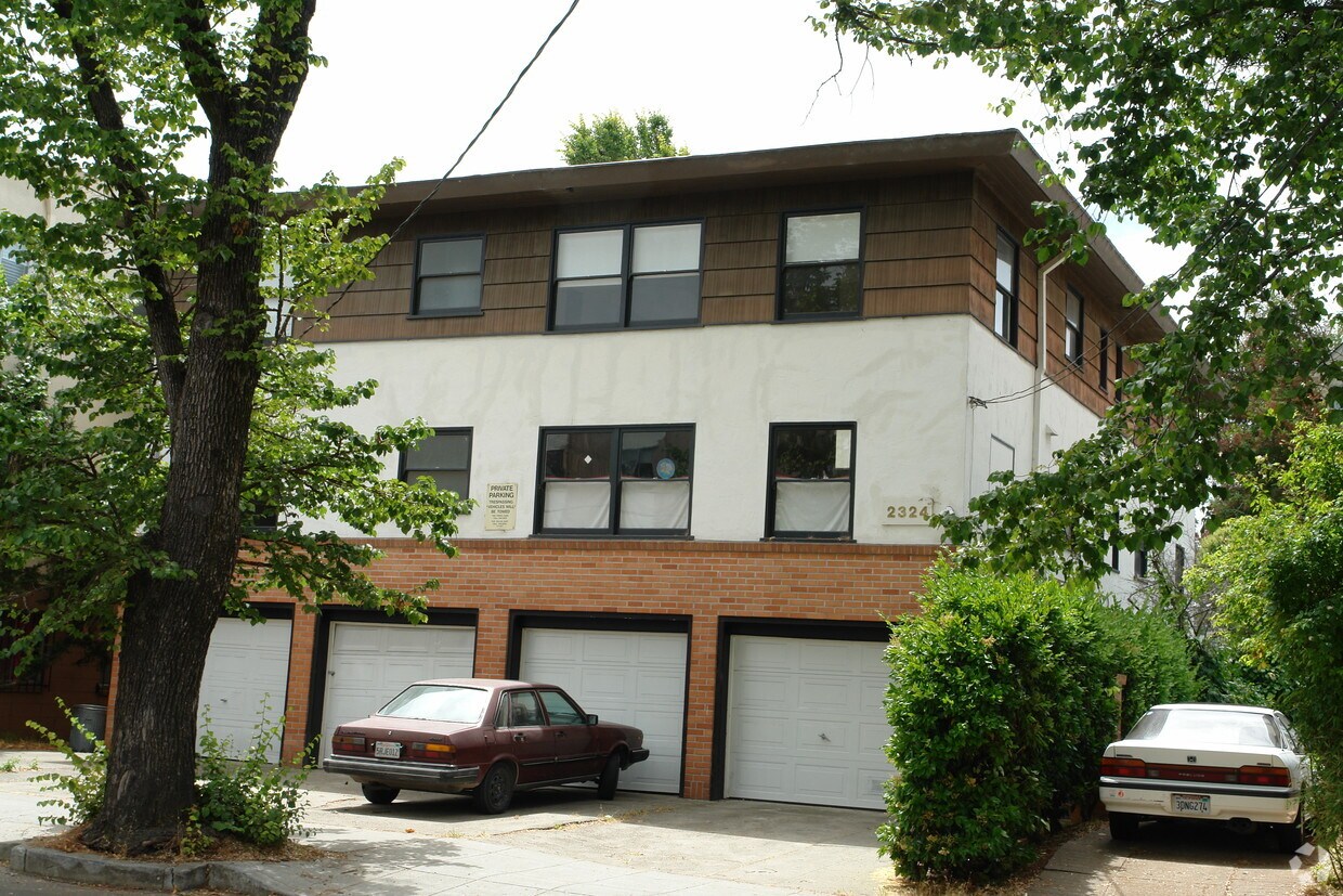 Foto principal - 2324 Blake St