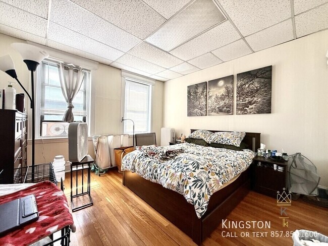 Photo - 1955 Commonwealth Ave Apartment