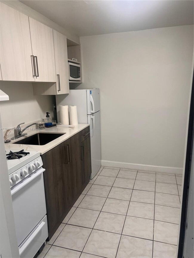 Foto del edificio - 7901 SW 26th St