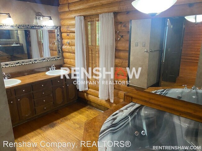 Building Photo - 4 br, 3.5 bath House - 380 Reid Hooker Rd S