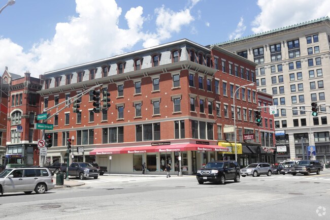 Building Photo - 426 Main St