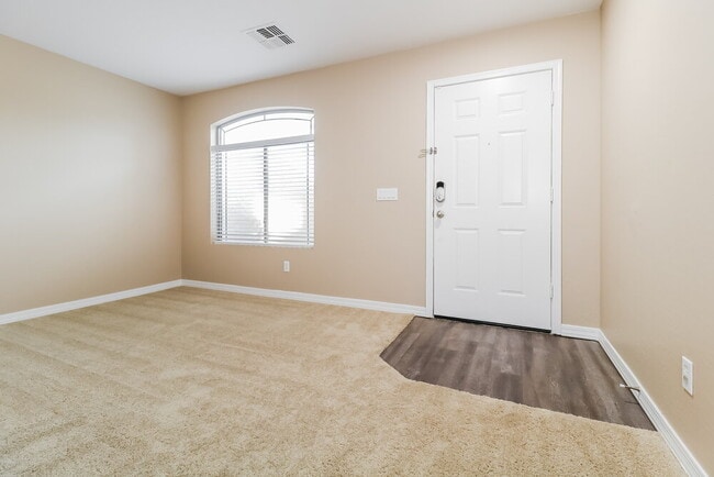 Foto del edificio - 3172 S 162nd Ln