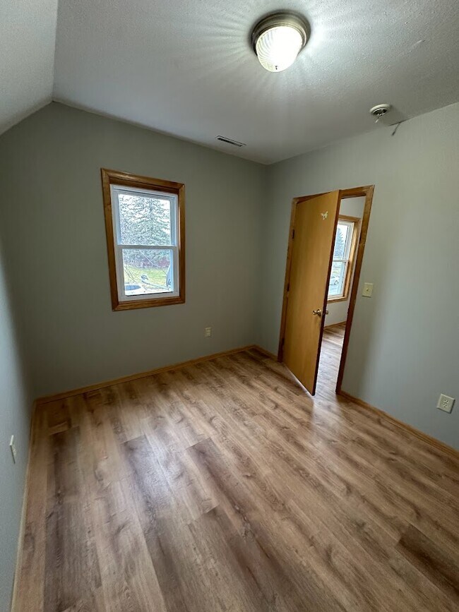 2216 Oakes Ave, Superior, WI 54880 Townhome Rentals in Superior WI